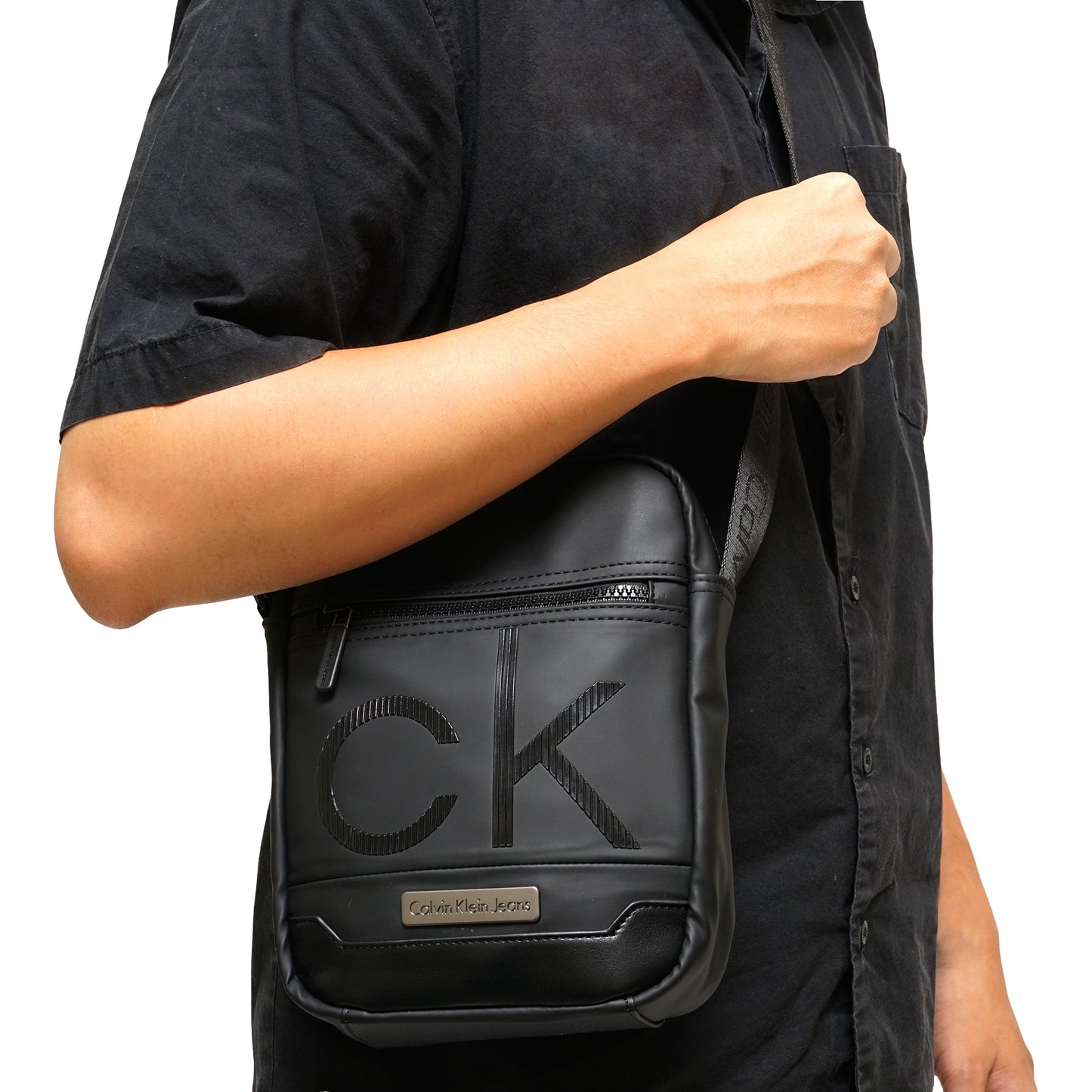 CK Bottom Plate Striped Rubber Logo Reporter Bag